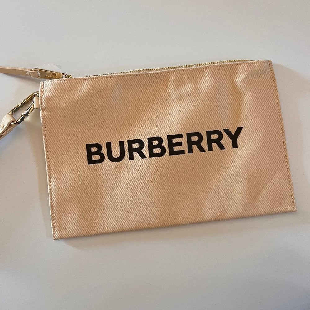 BURBERRY flat tan pouch